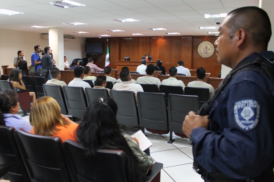 Obtiene Fiscalía un mes más en el juicio contra policías que atacaron convoy de Rodrigo Dorantes