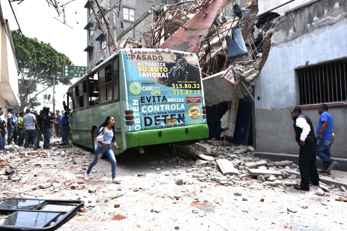 El transporte público, semiparalizado; ruteros ofrecen servicio gratuito