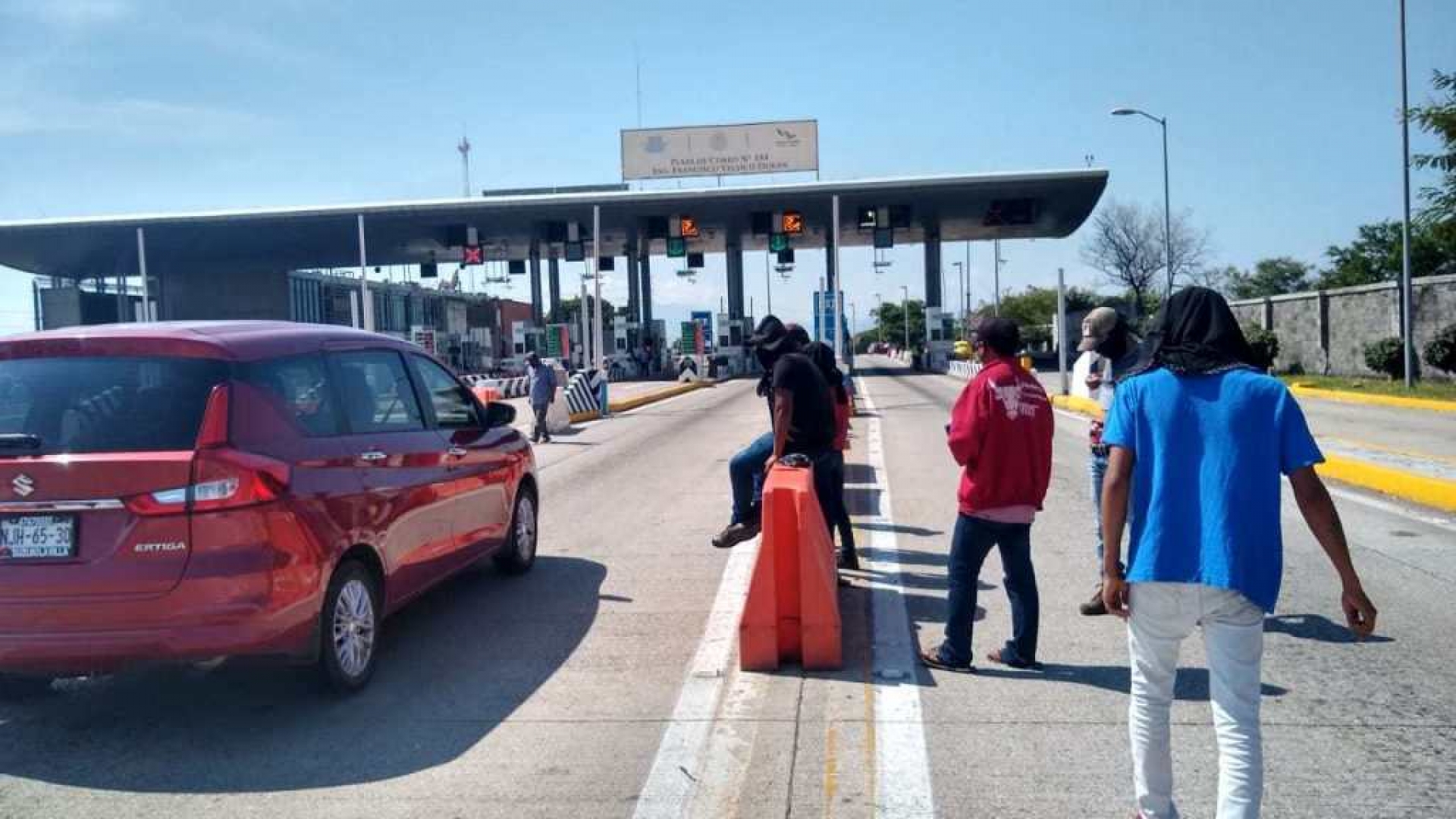 Acusan de extorsión a 13 personas por pedir dinero a automovilistas