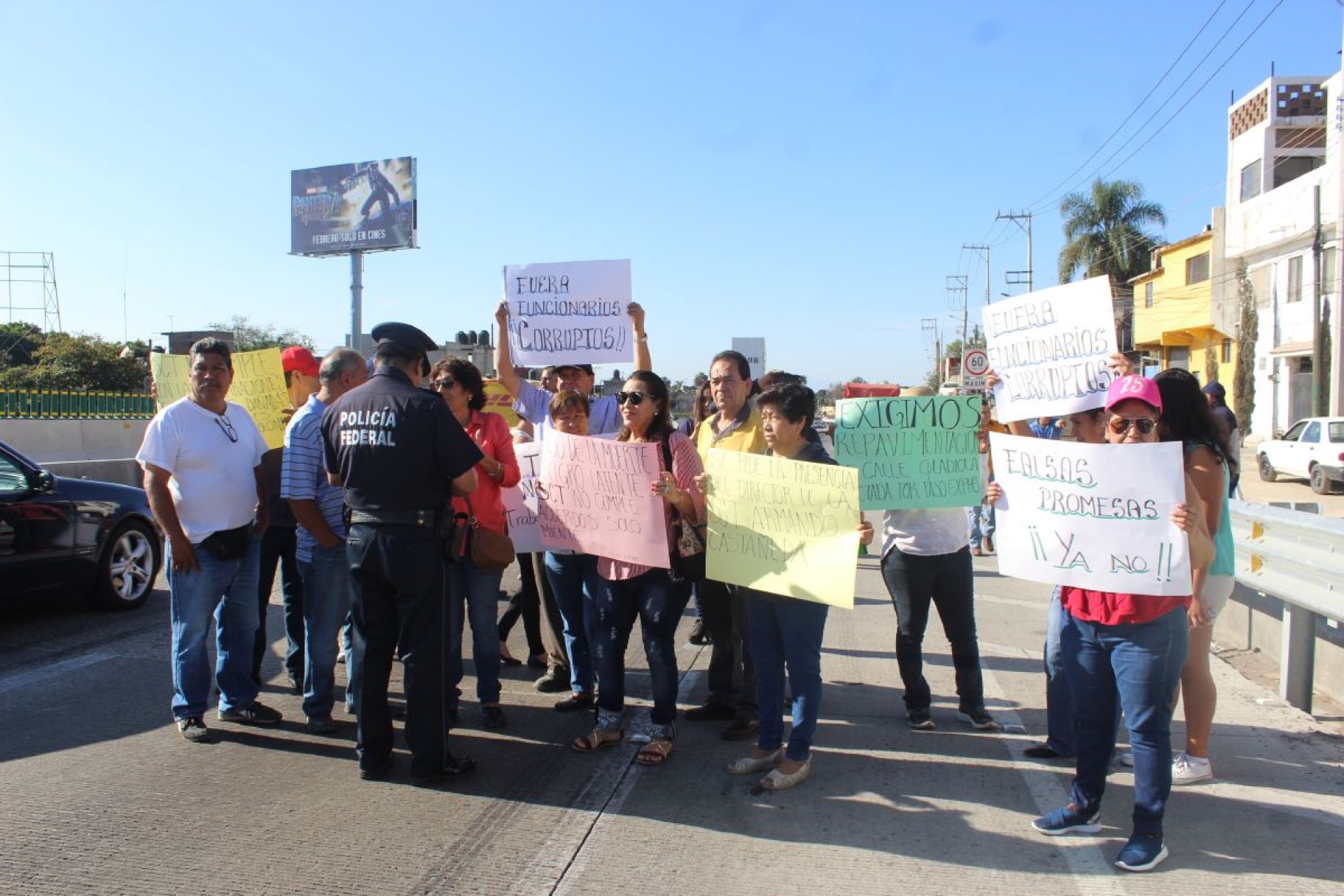 Vecinos de la Satélite amenazan con bloquear de nuevo el Paso Exprés