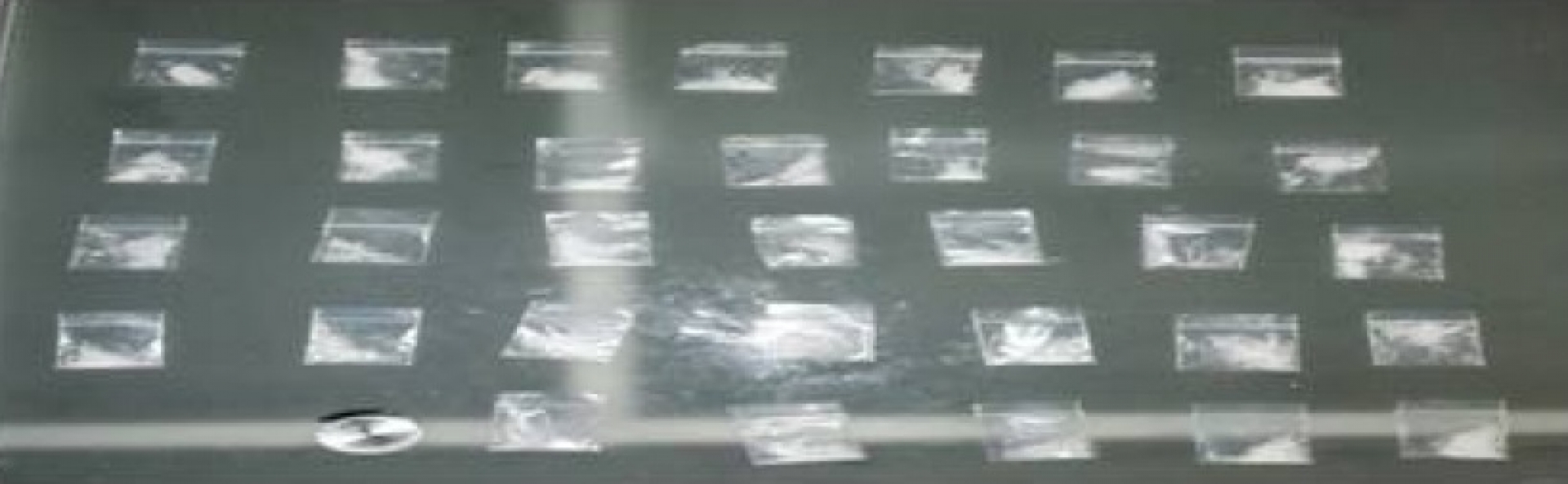 Trasladaban 33 dosis de “cristal” en un auto