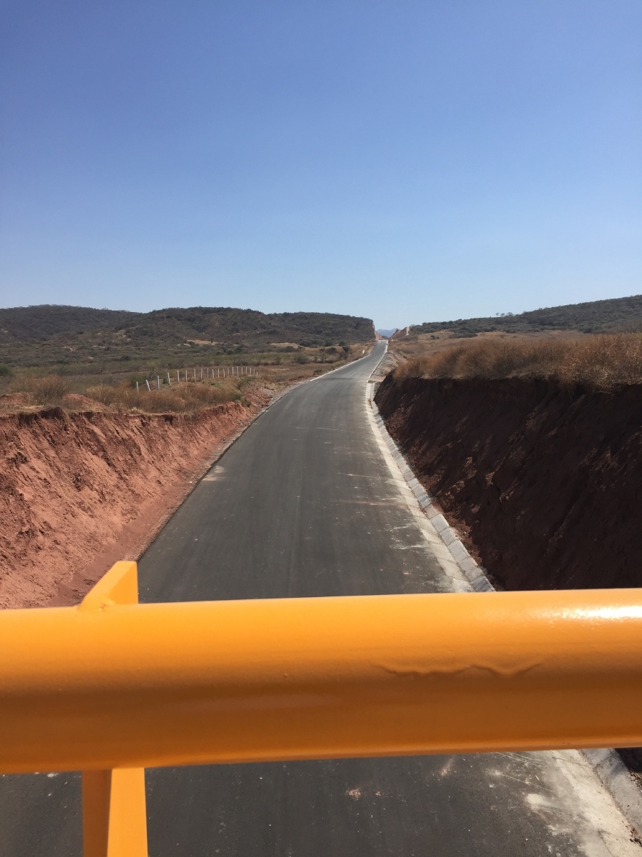 Campesinos, desesperados por daños causados por autopista Siglo XXI