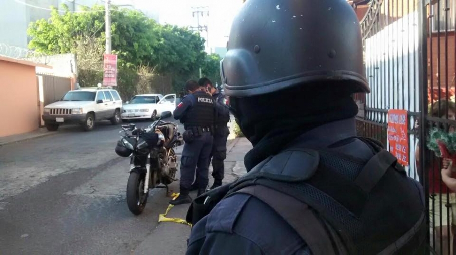 Matan a hombre a bordo de un auto