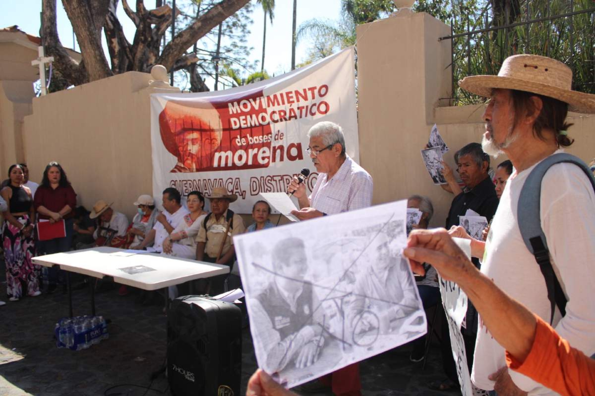 Piden hacer a un lado a 'chapulines'