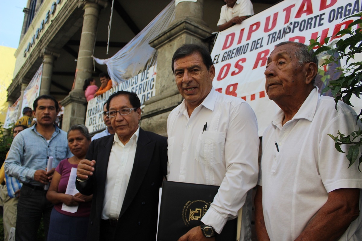 Exigen militantes de Morena expulsión del diputado Nava Amores