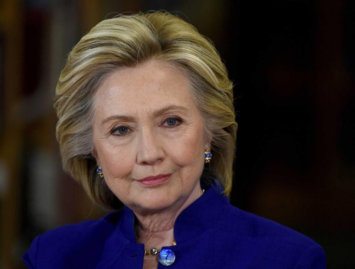 Pide Clinton a Trump cambiar estrategia ante Siria