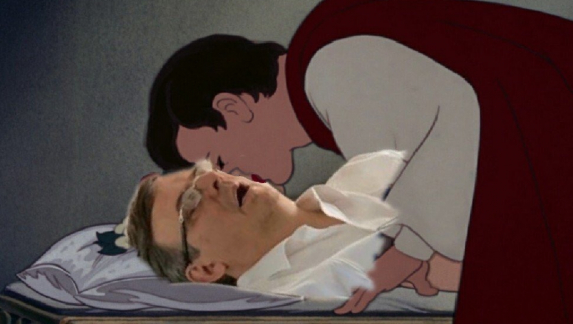 Marcelo Ebrard se quedó dormido en un avión y el Internet ya le mostró todo su respeto