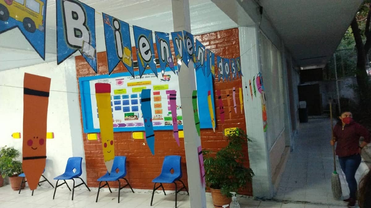 Escuelas de CDMX regresan a clases presenciales