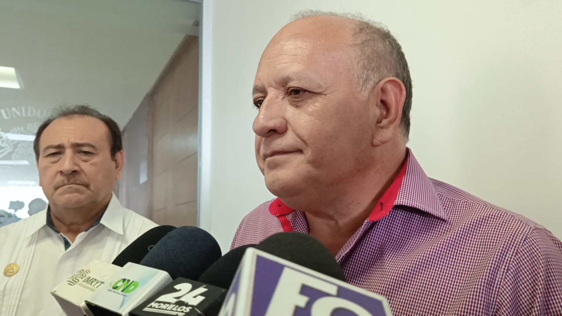 Nuevamente acuden dirigentes y jubilados del SNTE al Congreso local