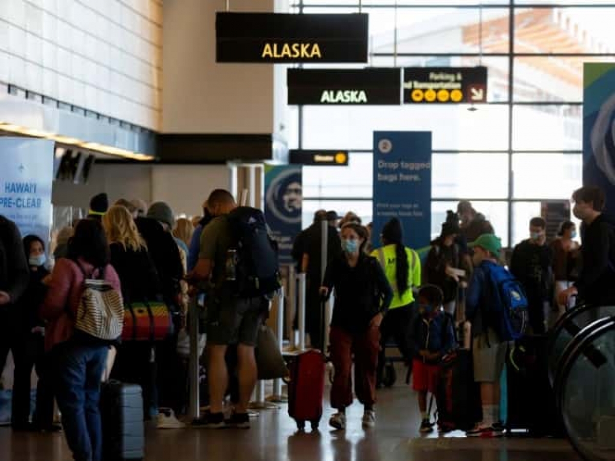 Alaska ofrecerá vacunas contra COVID gratis a turistas