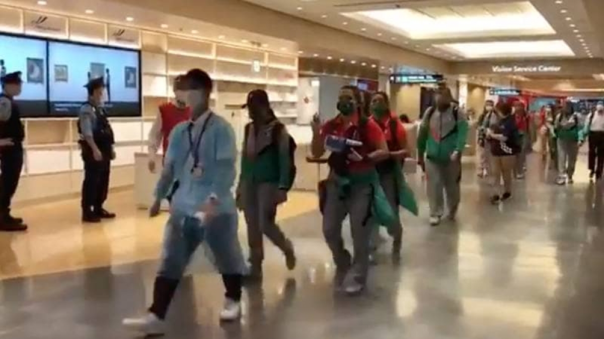 Primeros atletas mexicanos llegan a Tokio para Juegos Olímpicos
