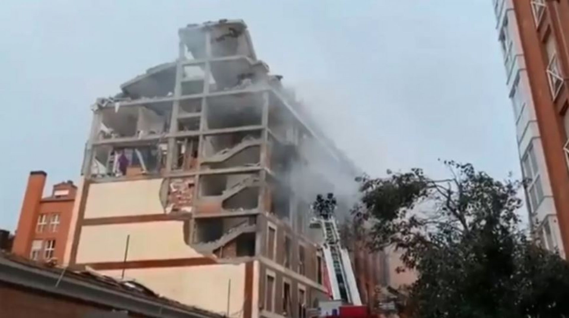 Explosión en edificio de Madrid, España, deja al menos dos muertos