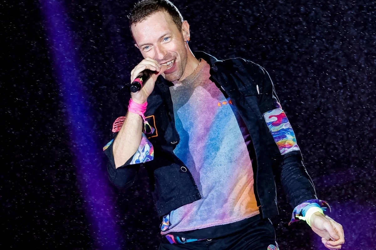 Chris Martin lucha contra grave infección pulmonar; Coldplay pospone gira en Brasil