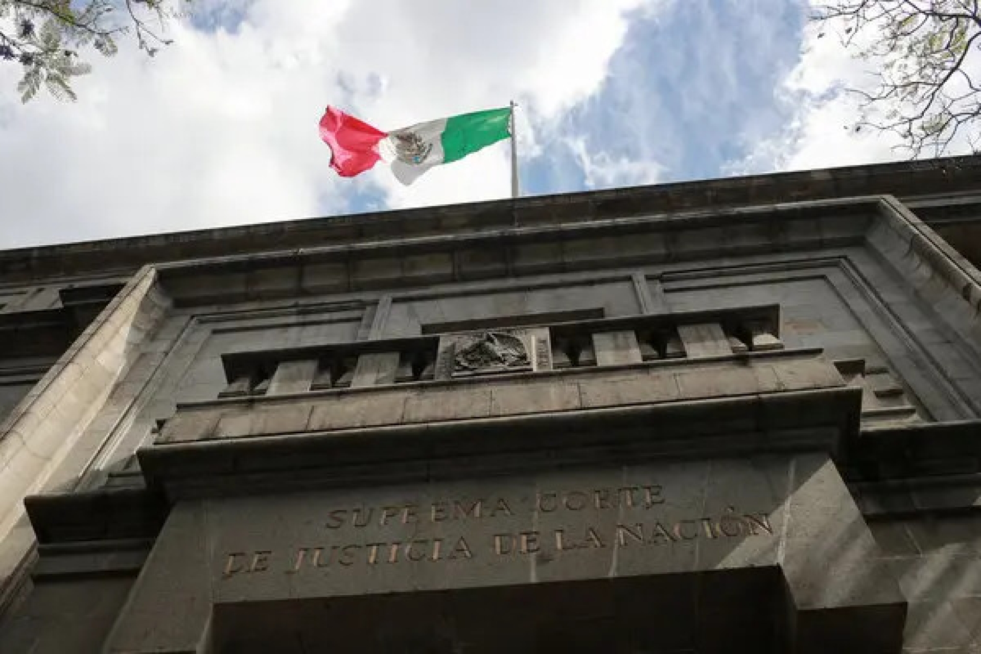 Suprema Corte adquiere nuevas camionetas para ministros por seguridad