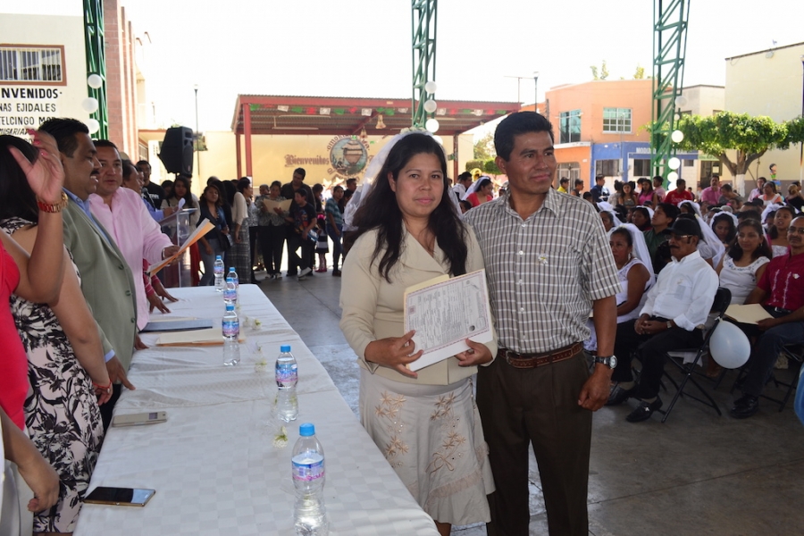 Unen sus vidas 123 parejas en bodas comunitarias en Cuautla