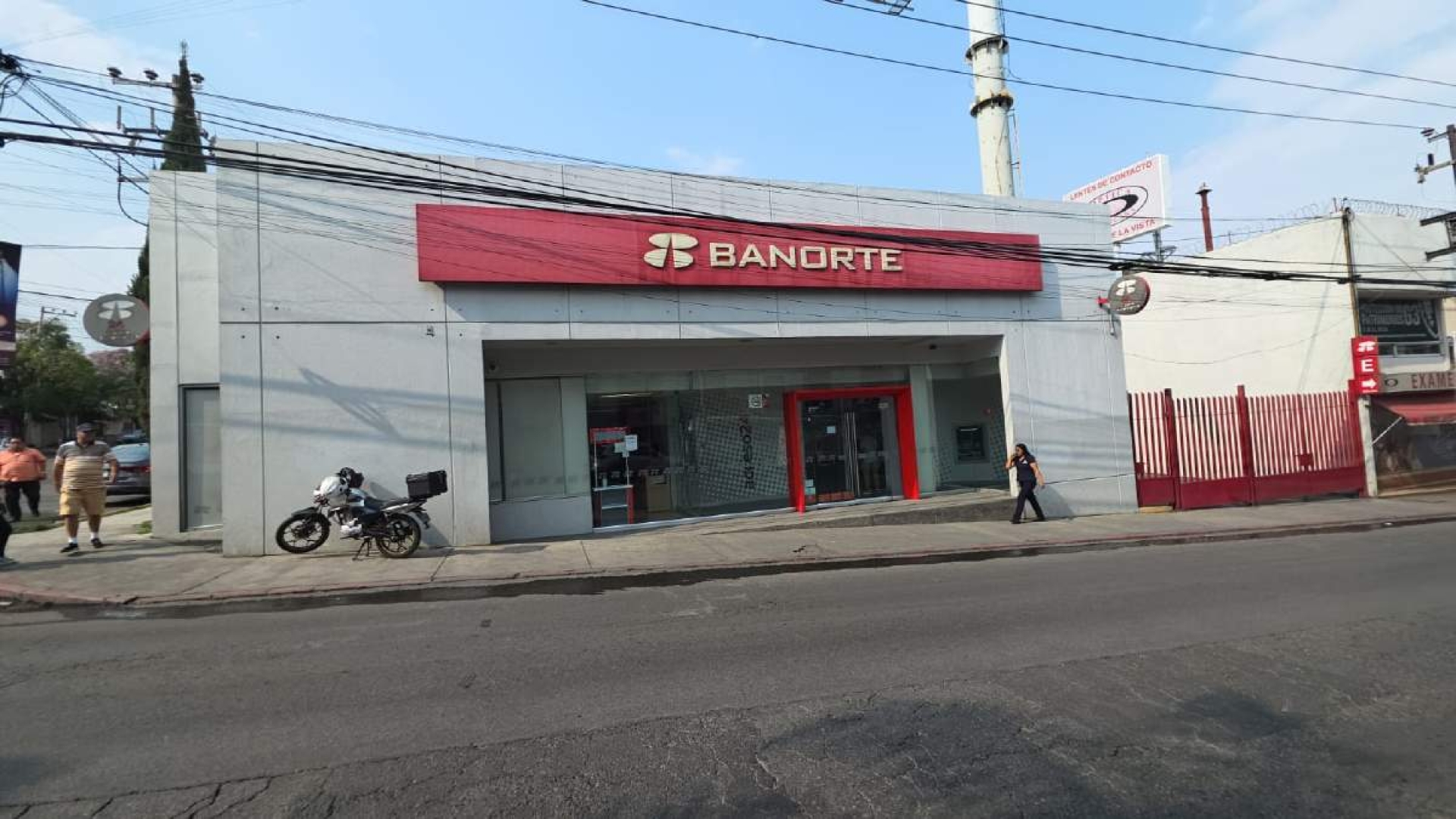 Roban 50 mil pesos en un banco