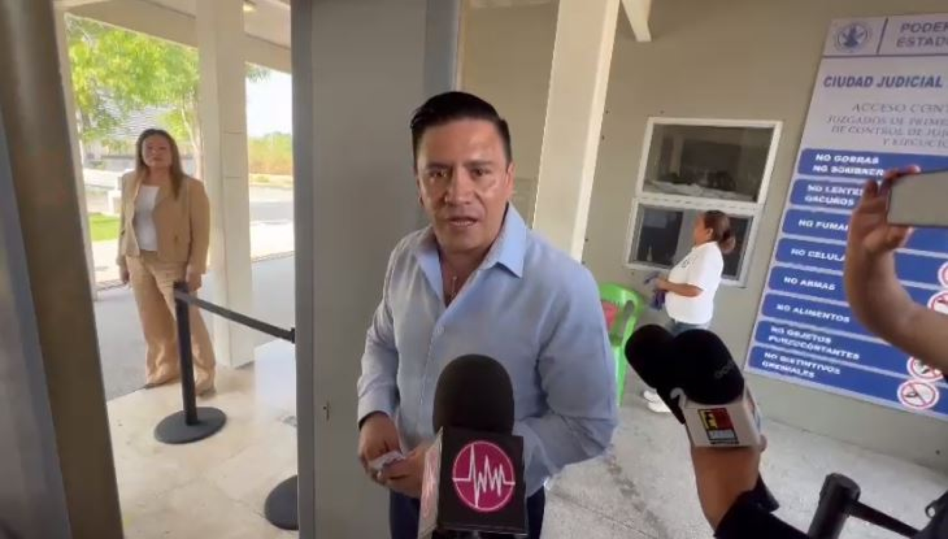 'Tengo la oportunidad de defenderme, y a eso vengo': Ulises Bravo, al arribar a Ciudad Judicial