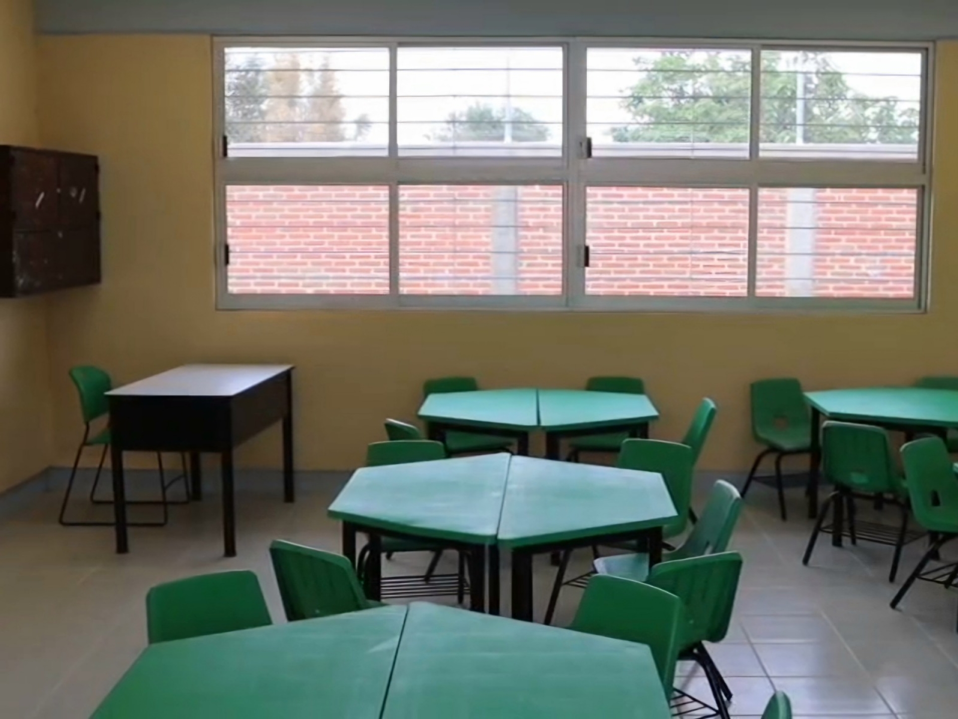 Promueve IEBEM diálogo profesional y pedagógico en los colectivos docentes