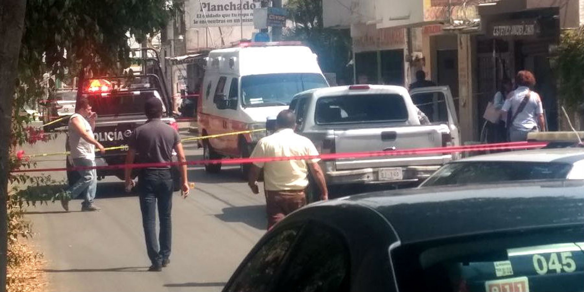 Asesinan a una mujer en un negocio de venta de comida, en Civac