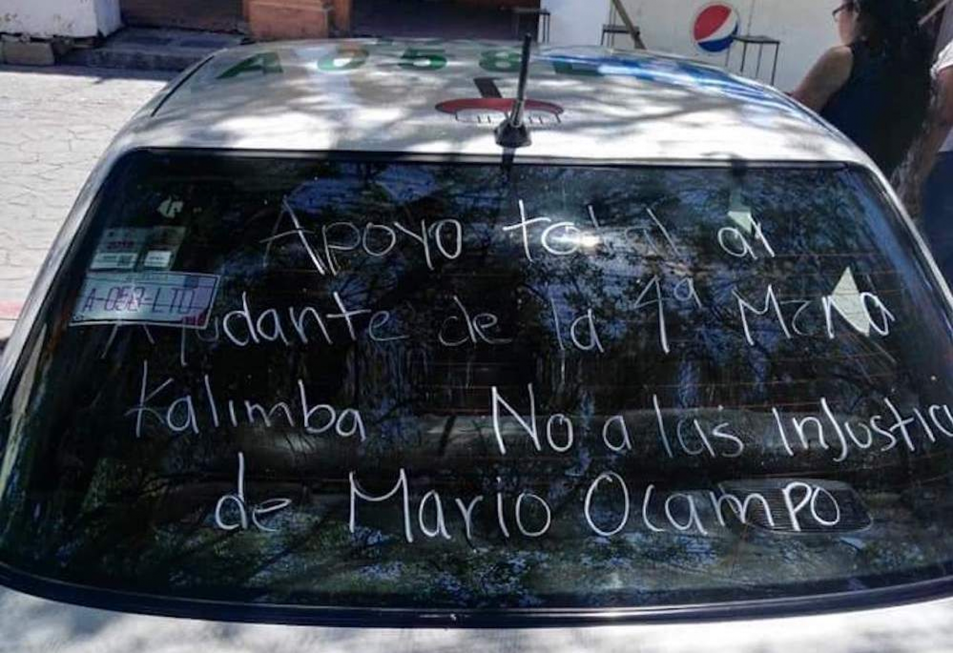 Taxistas toman partido en conflicto entre alcalde y ayudante municipal