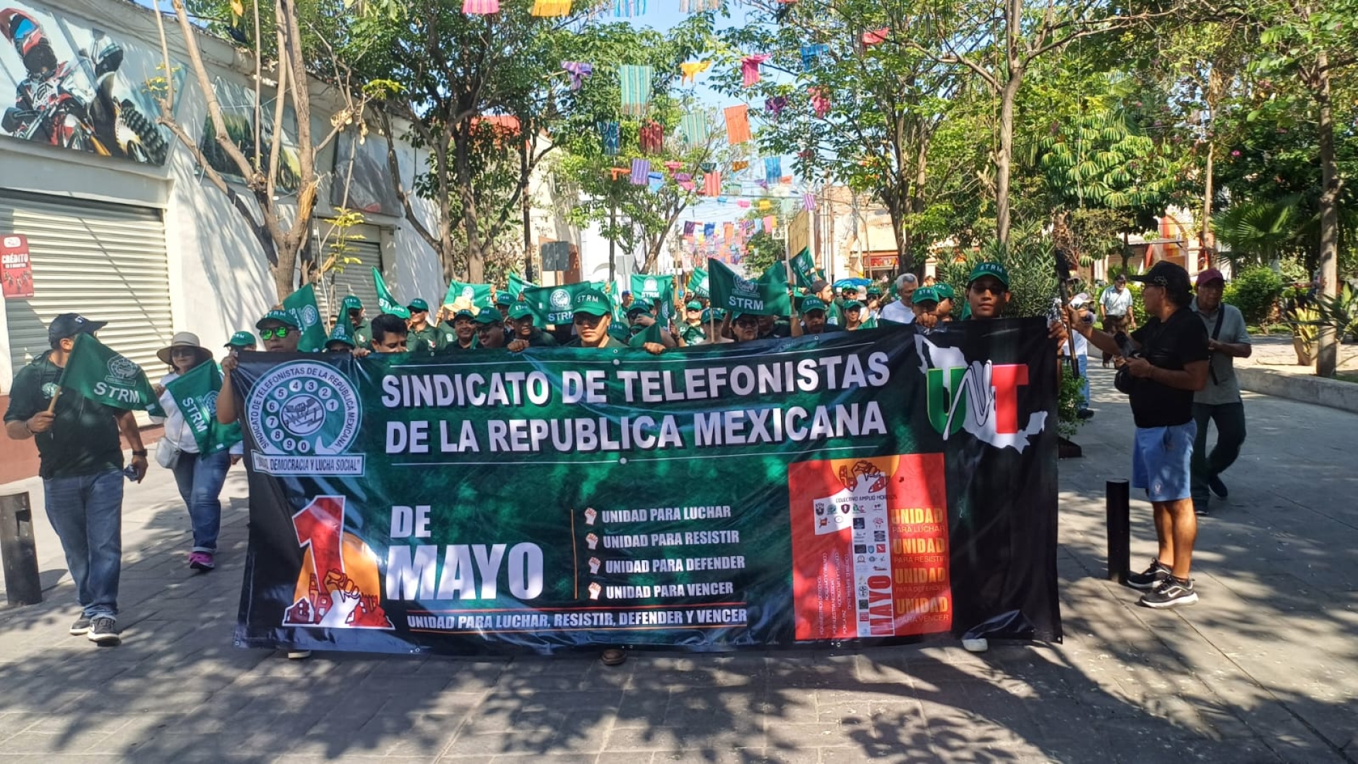 Marchan en Jojutla sección 109 del Sindicato de Telefonistas y sindicalizados del TSJ Morelos