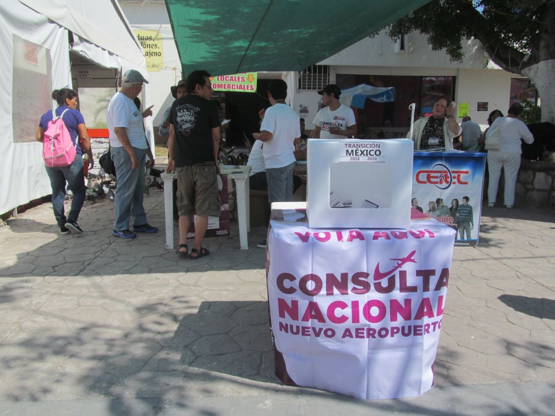 Poca participación en el primer día de la consulta sobre el nuevo aeropuerto