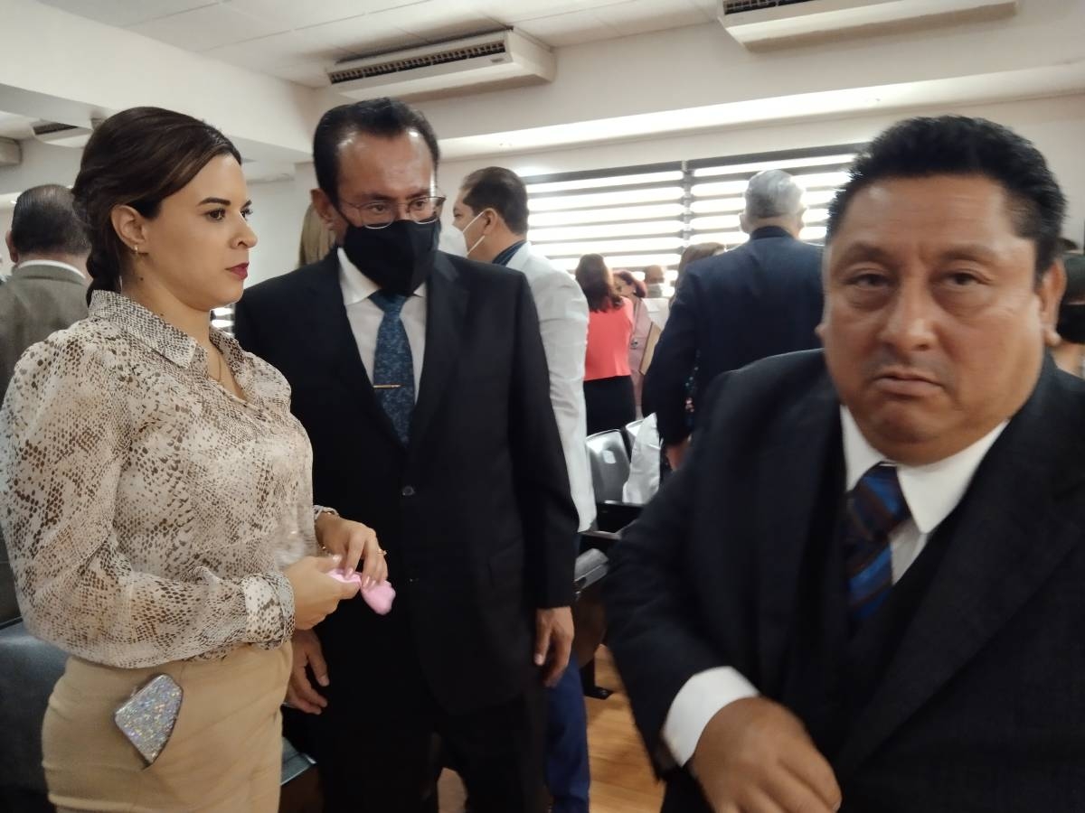 Personal de notaría acusa abuso de autoridad de FECC