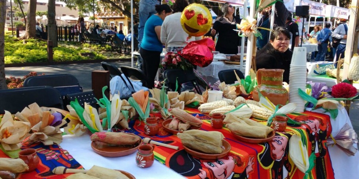 Realizan Feria Gastronómica del Tamal Morelense, en la Plaza de Armas