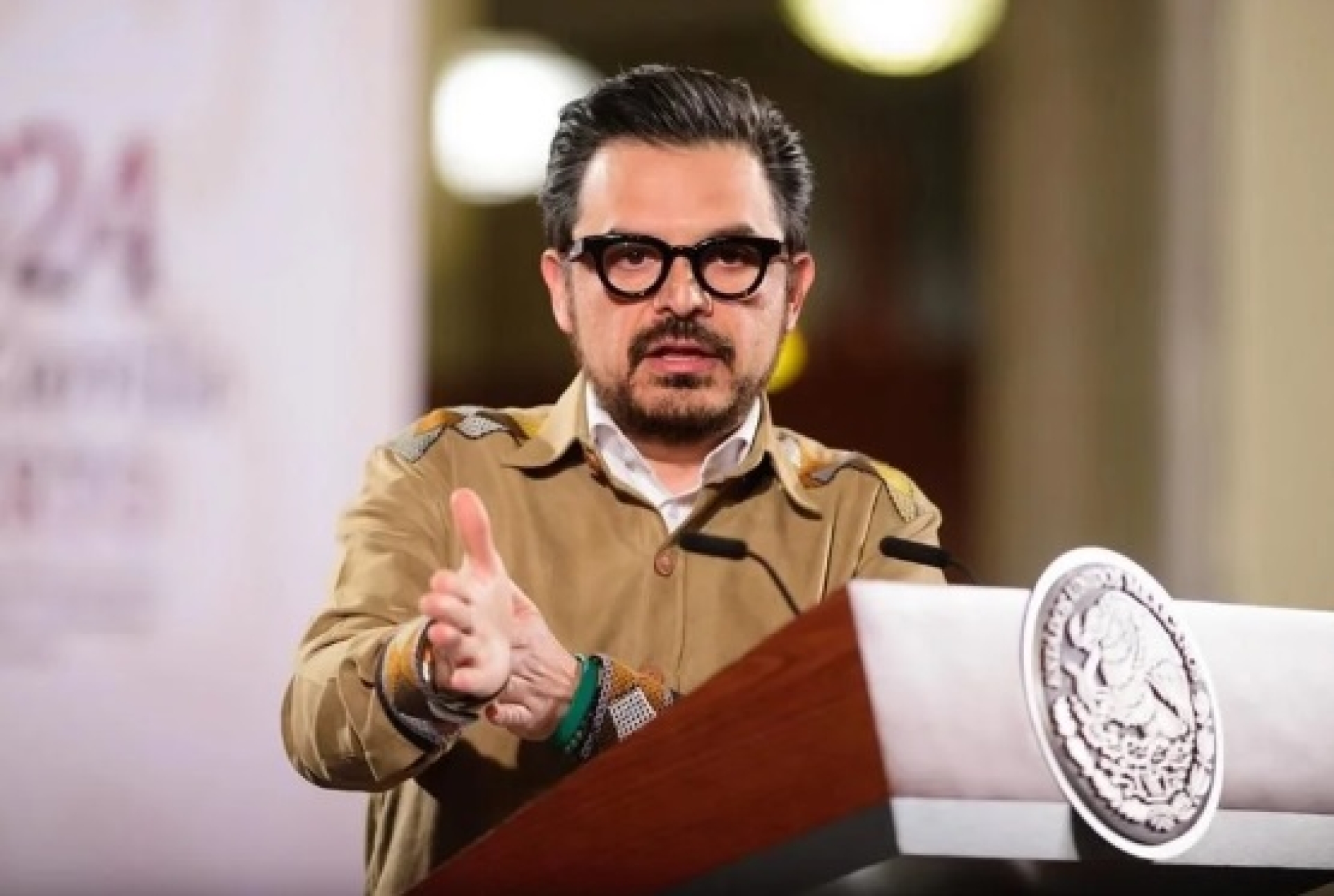Gobierno federal contrata a otros 2 mil 700 médicos cubanos
