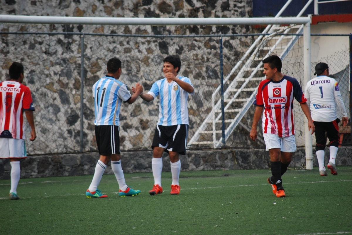 Acatlán estrena corona con goleada