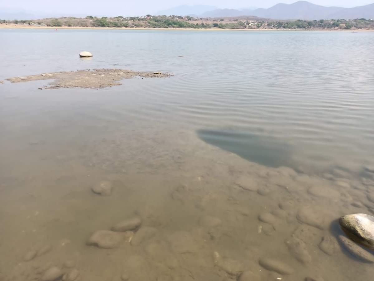 Laguna de El Rodeo registra un nivel bajo