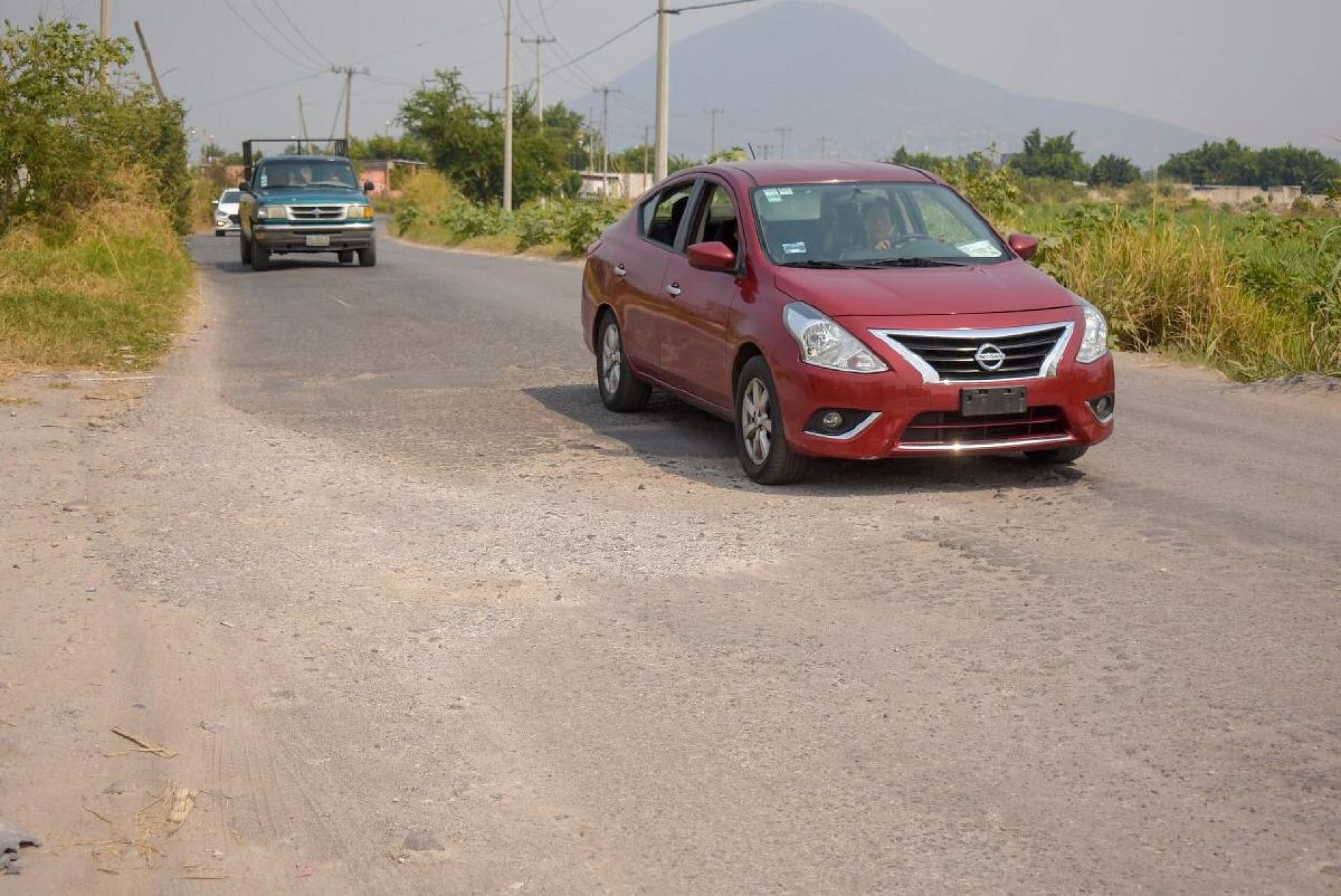 Gestiona alcalde rehabilitación de carreteras en Jojutla