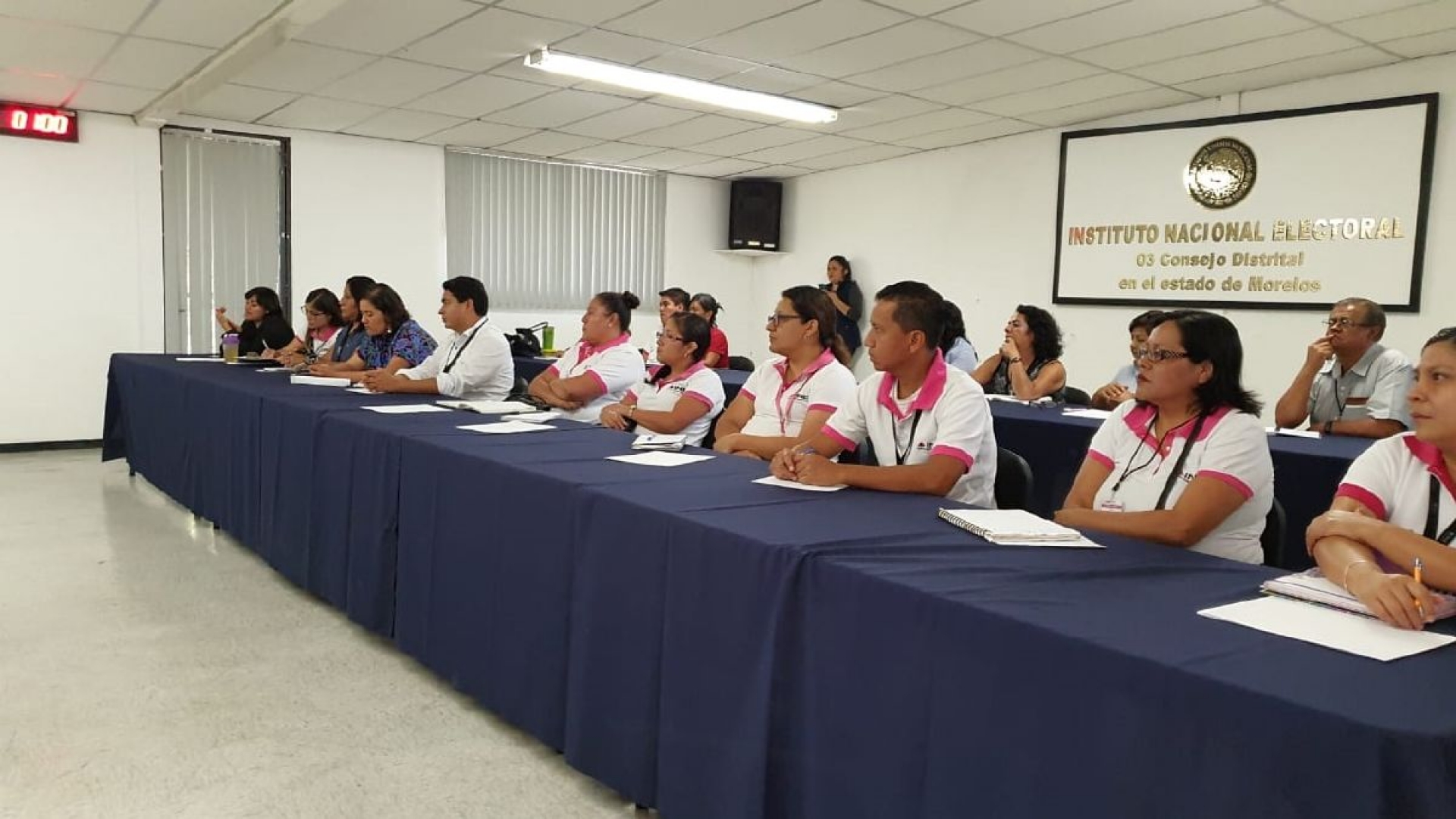 Imparten plática de los derechos de las mujeres a personal del INE en Cuautla