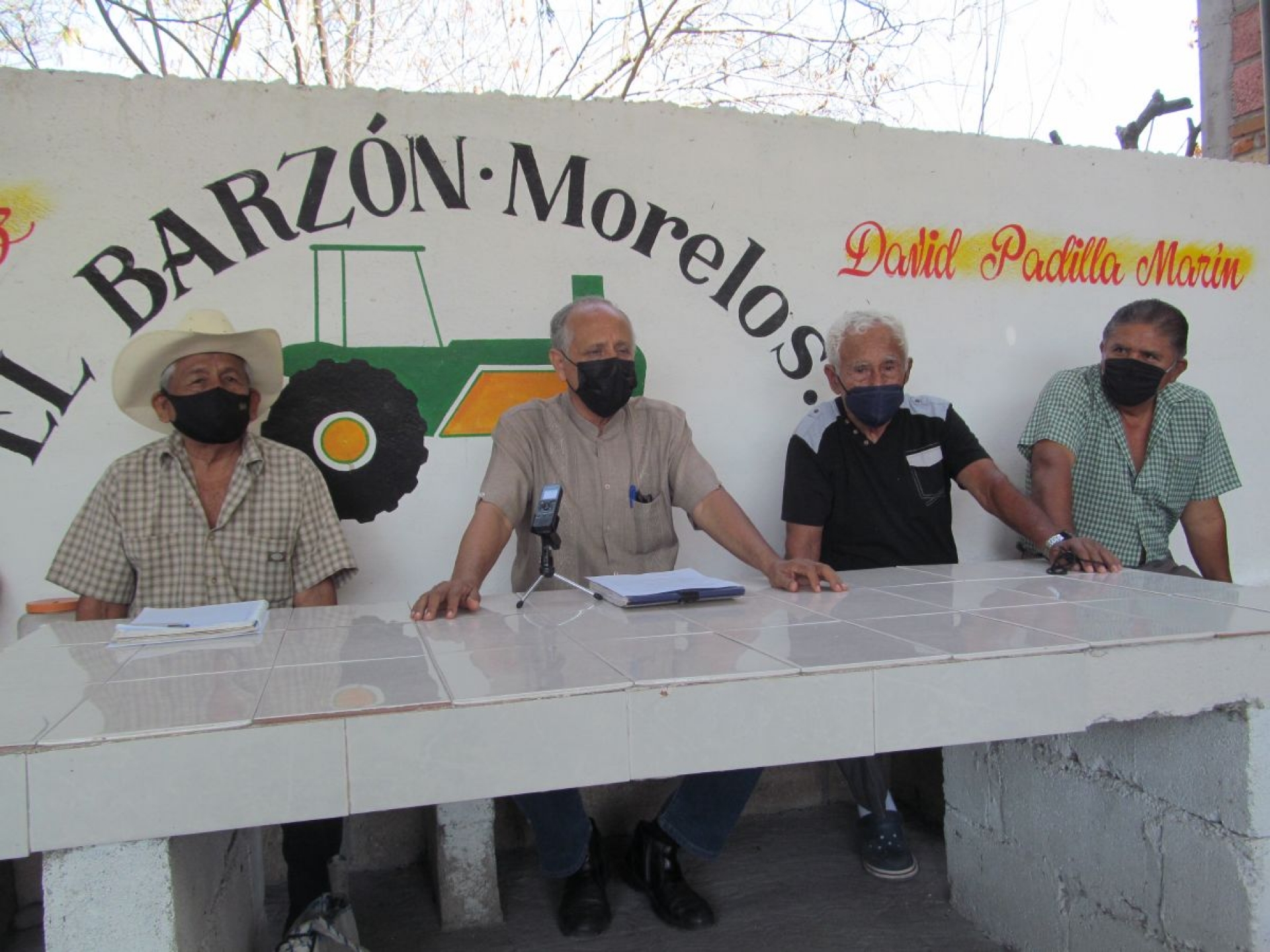 Exobreros del IEZ piden la intervención del gobierno del estado