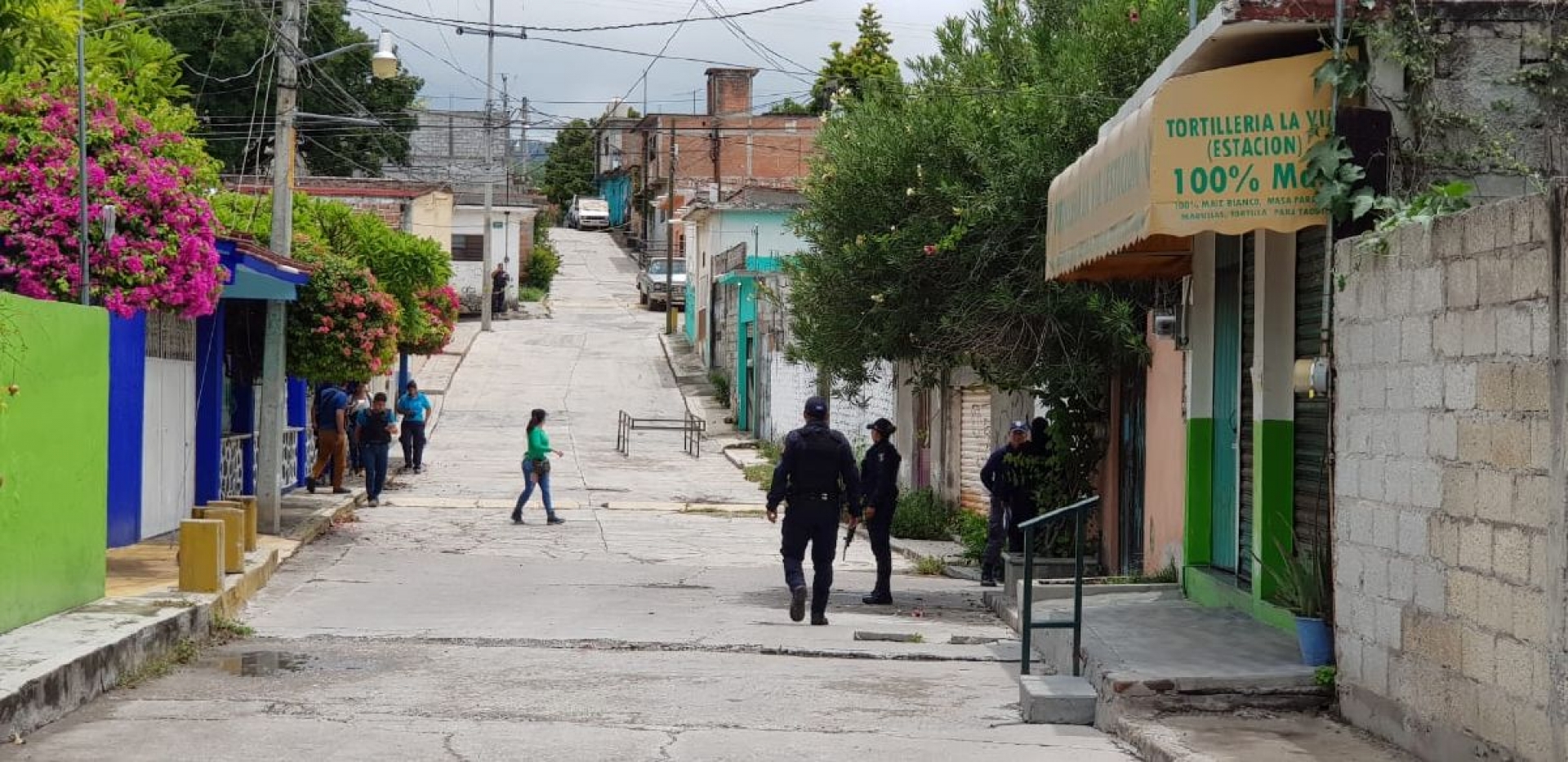 Hieren a balazos a un joven dentro de una herrería
