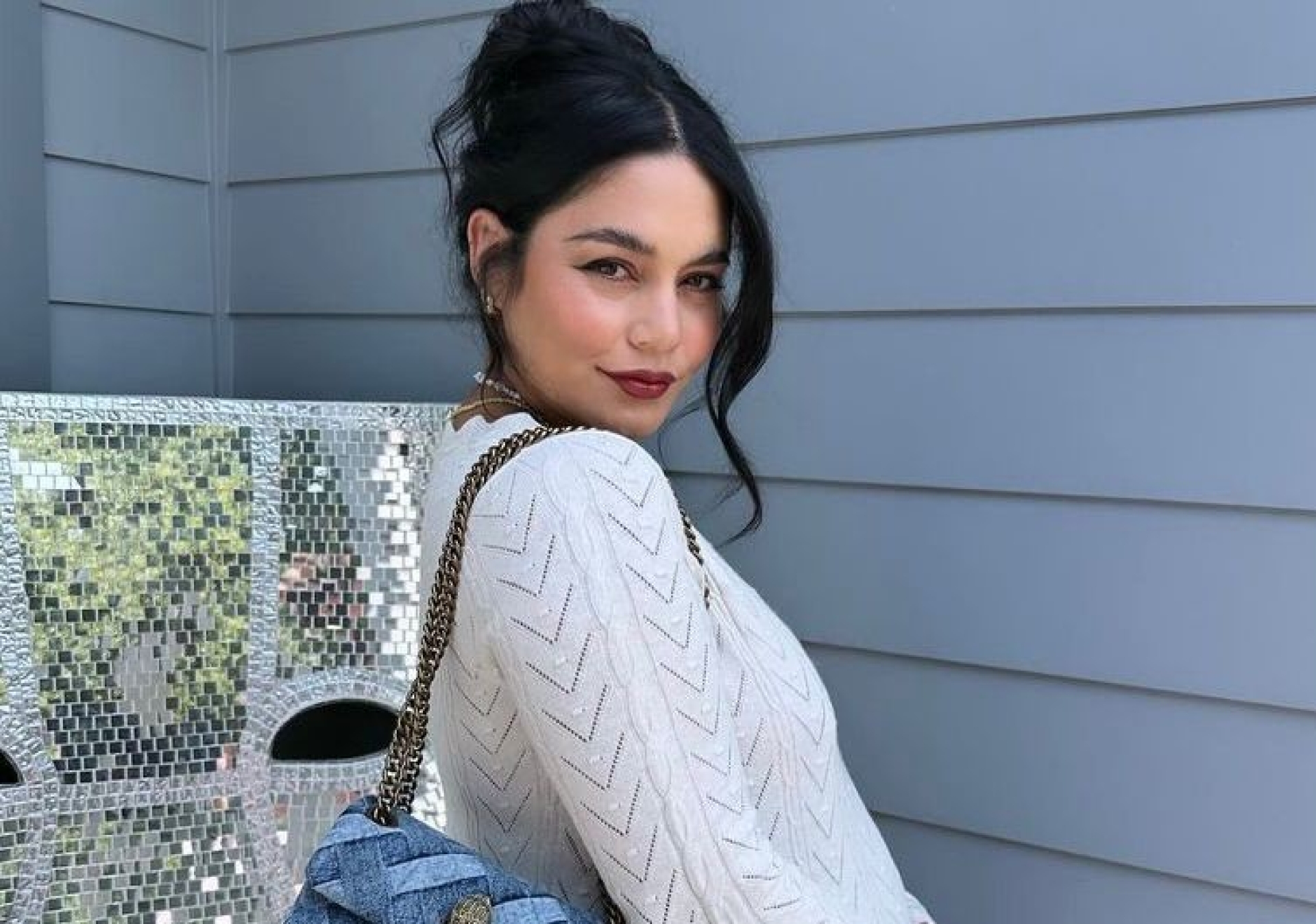 Vanessa Hudgens actriz de 'High School Musical' dio a luz a su primer hijo: FOTO