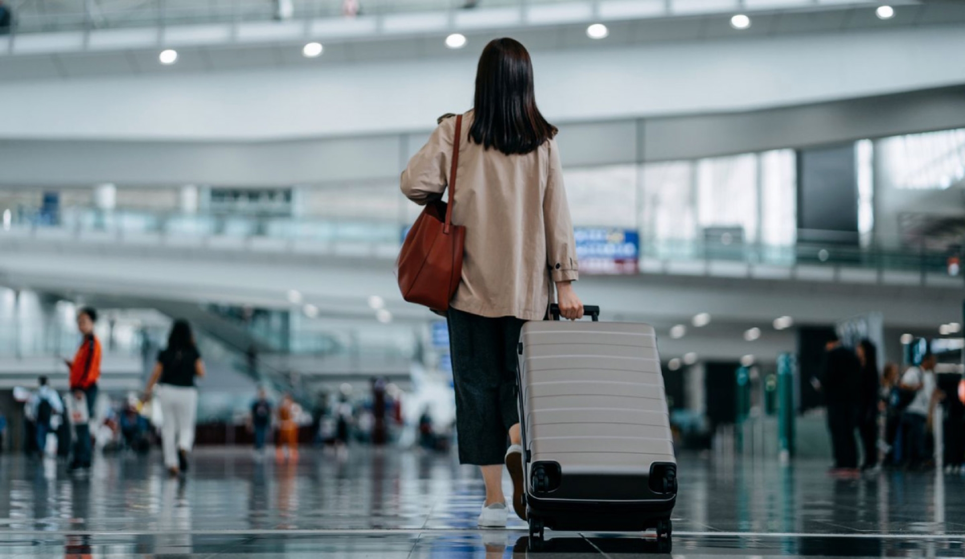 Airport look con estilo: cómo viajar cómoda sin perder el glamour