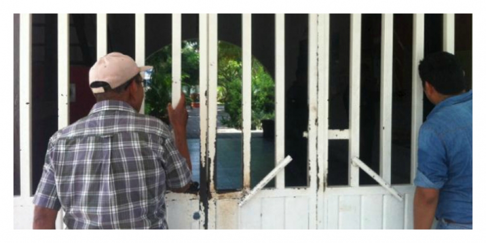 Desalojan a trabajadores del Ayuntamiento de Zacatepec