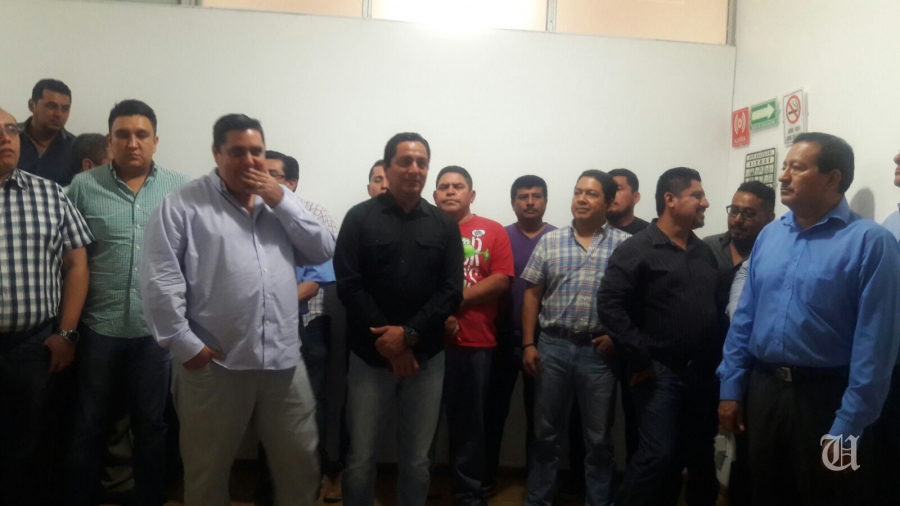 Acusa diputado del PRI que no han pagado la quincena a sus trabajadores como medida de represión