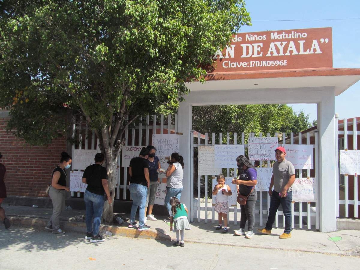 Padres de kínder de Zacatepec obtienen promesa de un intendente