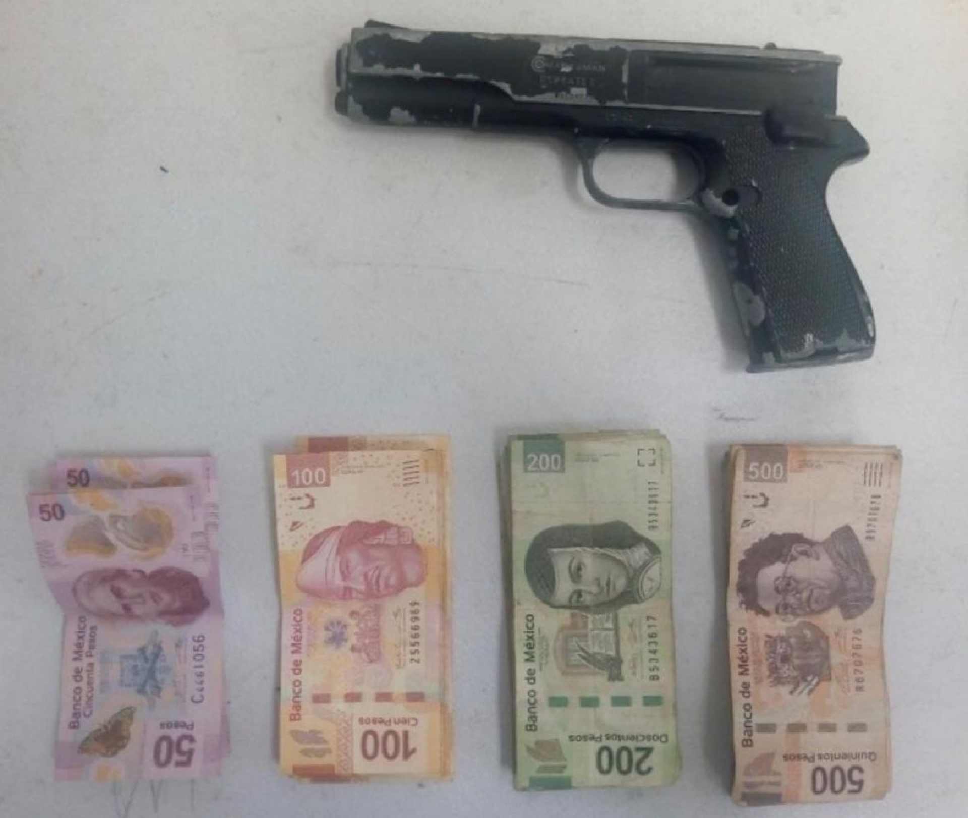 Atrapan a joven que acababa de asaltar una tienda