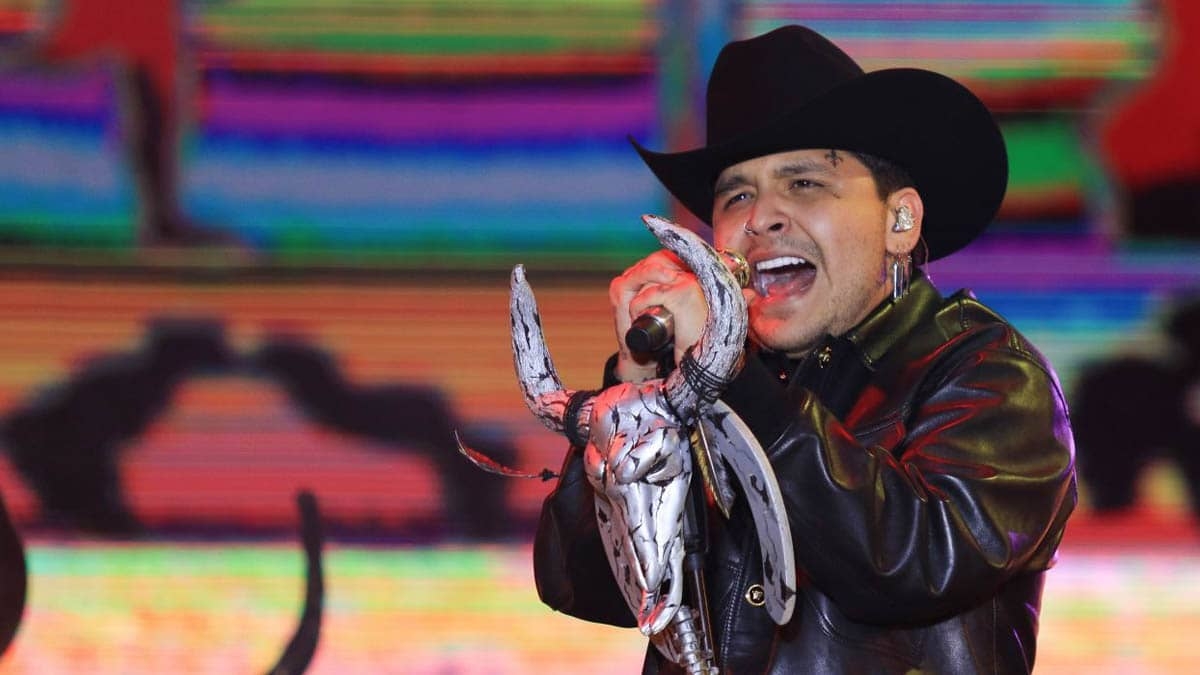 Christian Nodal es abucheado en concierto del Estadio Monumental