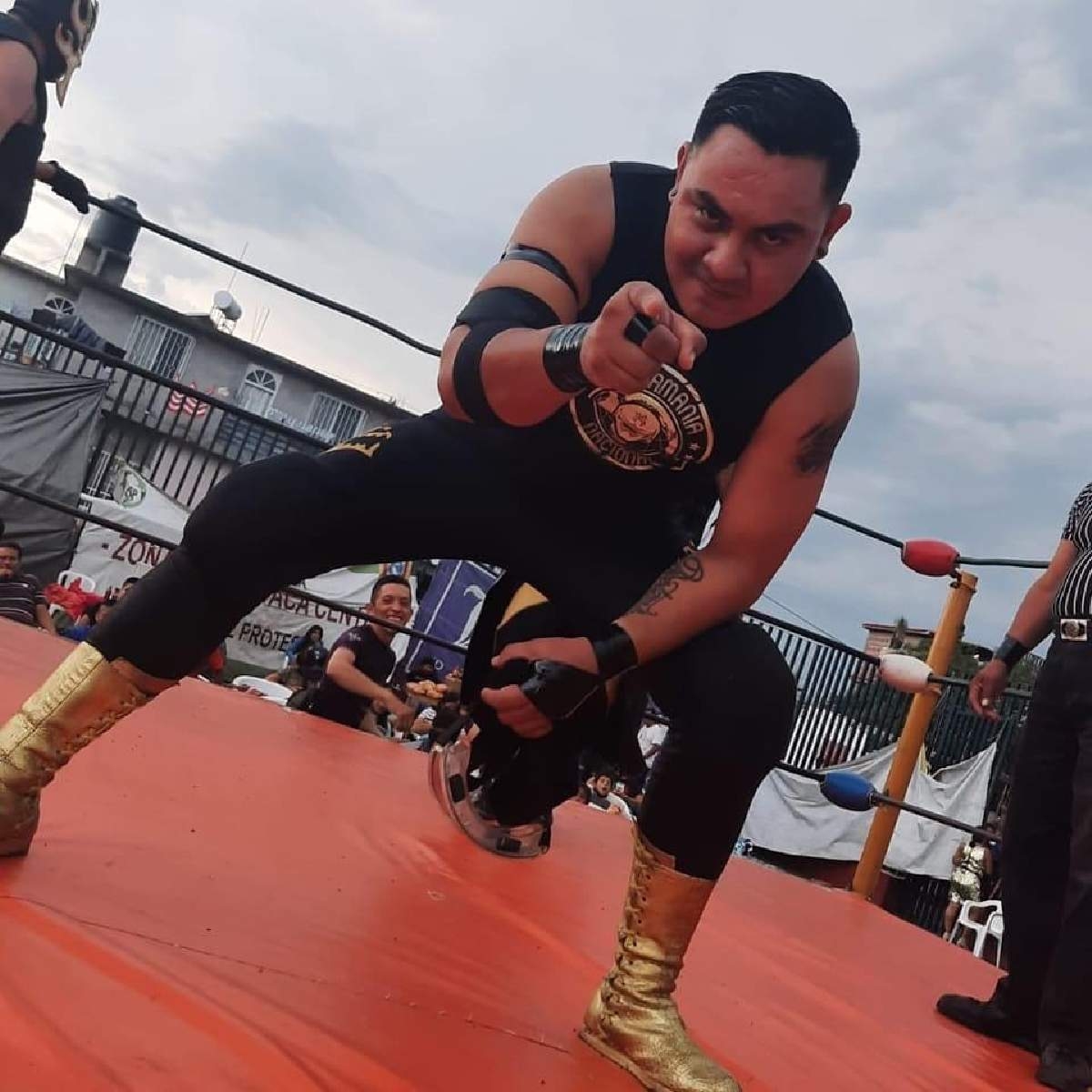 El domingo, luchas en Santa María