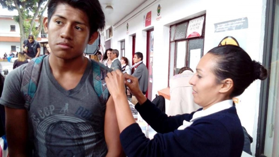 Vacunación, esencial para prevenir influenza: Mora González