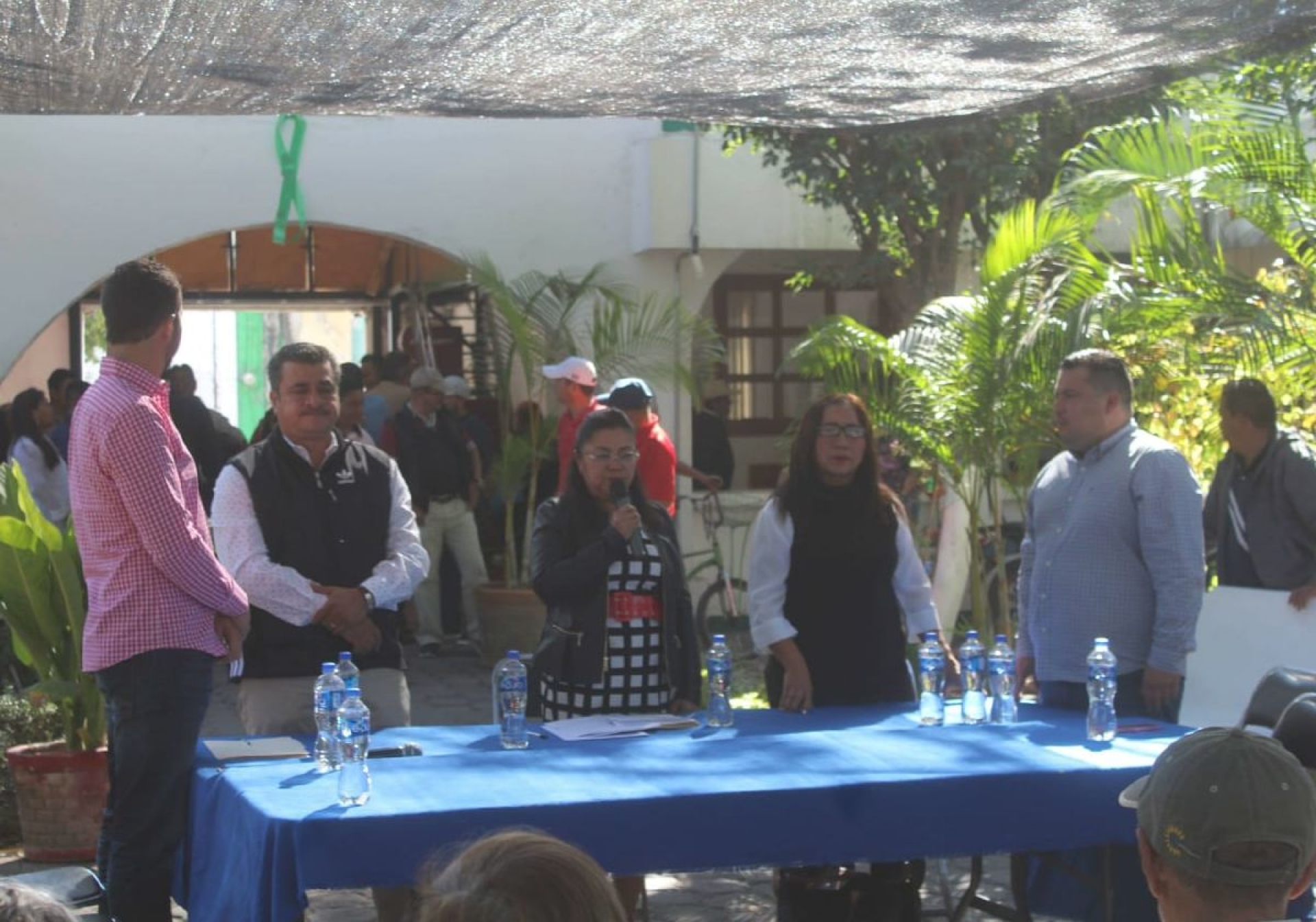 Plantan regidores a alcaldesa de Zacatepec
