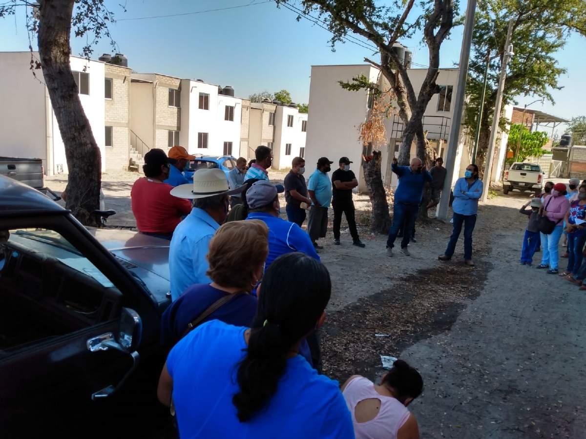 Otra vez, niegan agua a conjunto habitacional para damnificados en Zacatepec