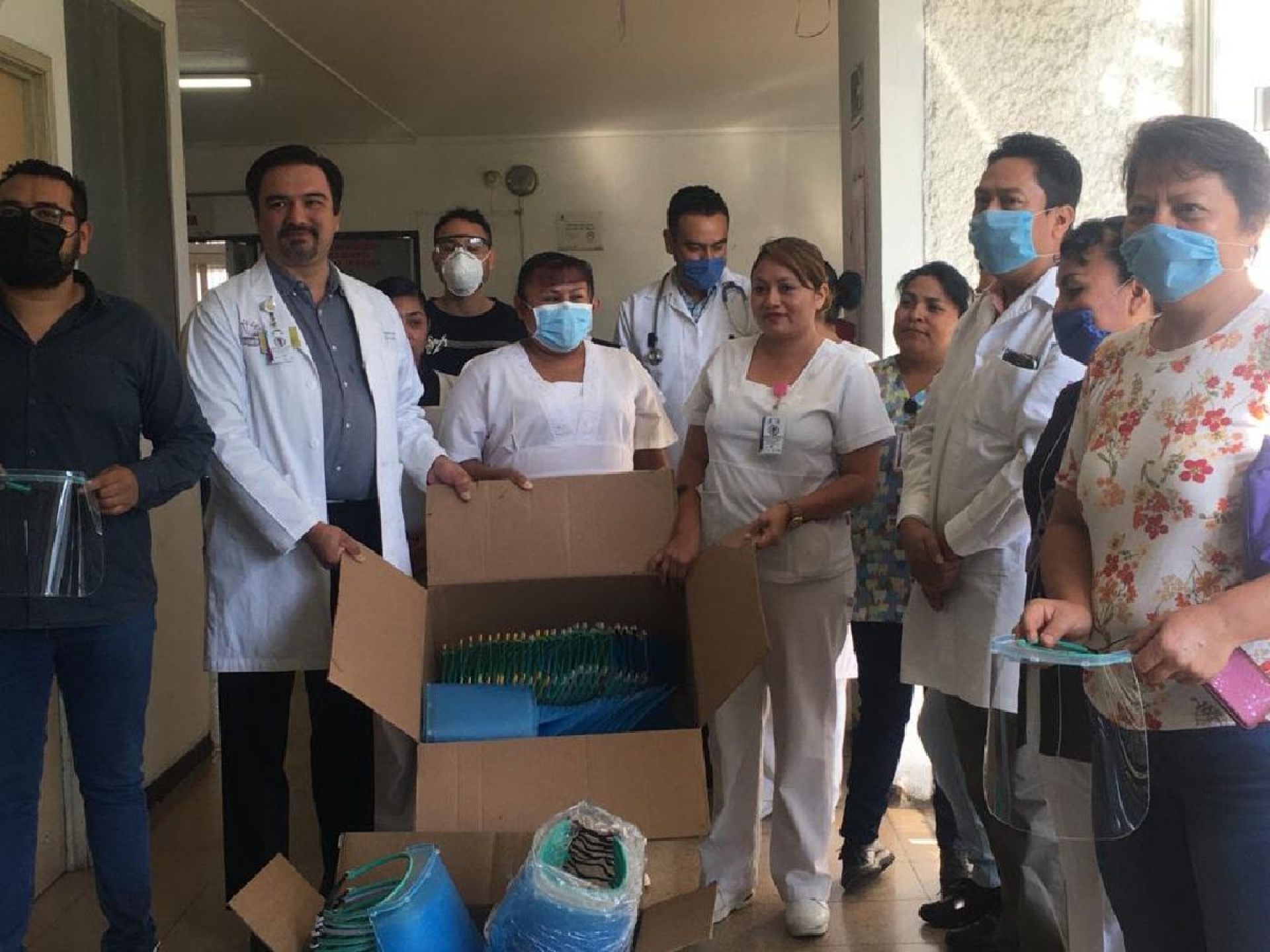 Donan 100 caretas a trabajadores del Hospital General de Cuautla