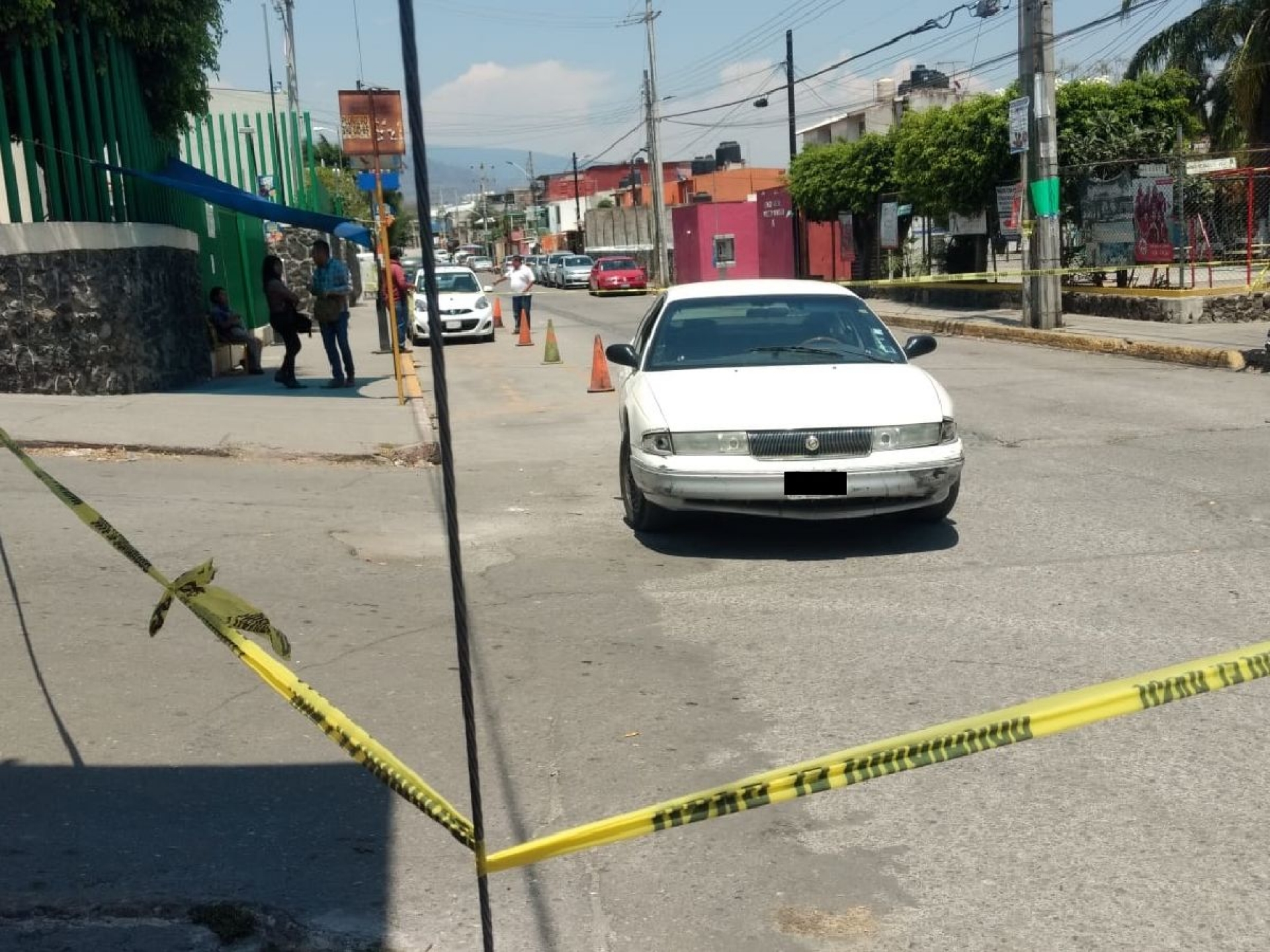 Balean a una joven al resistirse a un robo
