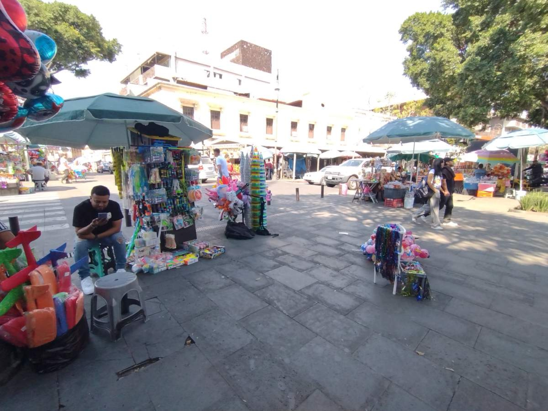 Negocios en el primer cuadro cerrarán sus puertas el viernes