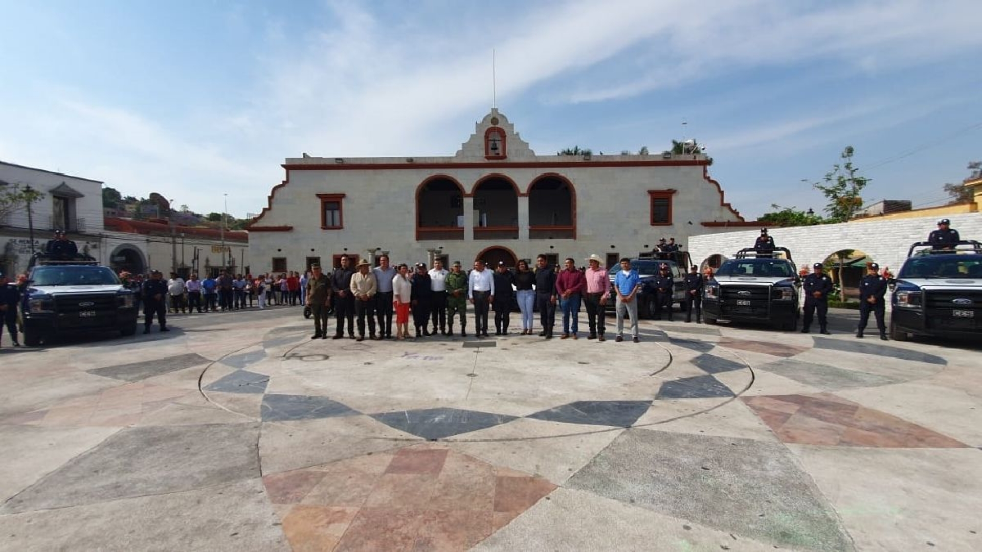 Entregan equipo y patrullas a policías de Yautepec